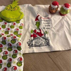 Kitchen towels with salt and pepper shaker